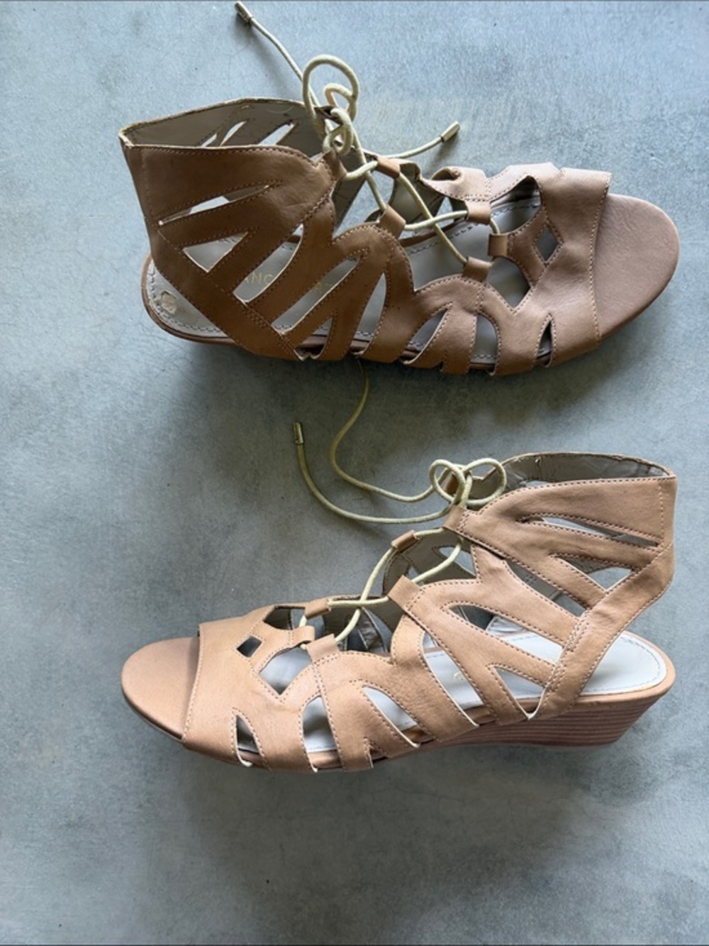 Franco Sarto Womenโs Tan Lace-Up Cutout Wedge Sandals size 10